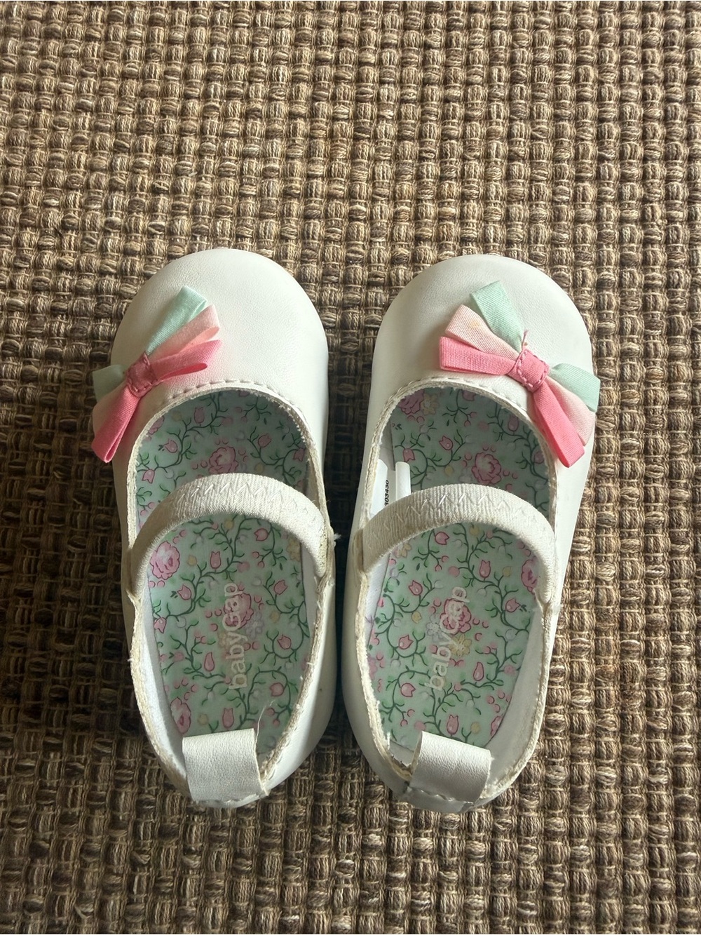 Baby Gap White Mary Jane Shoes with Pink & Mint Bow